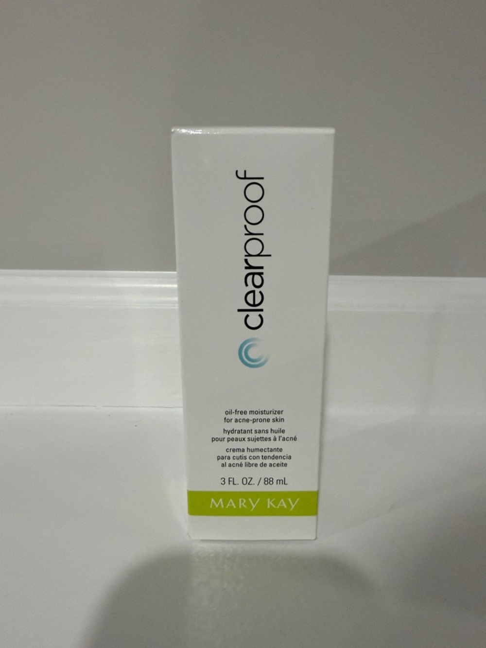 Mary Kay Clearproof Oil-Free Moisturizer — White with Lime Accent and Teal Logo